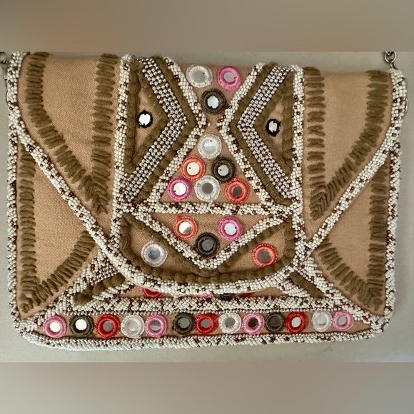 🌼NWOT! Embroidered and Beaded Boho Crossbody Purse - Picture 2 of 8